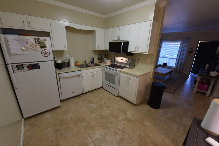 Building Photo - 55 Hanover Cir