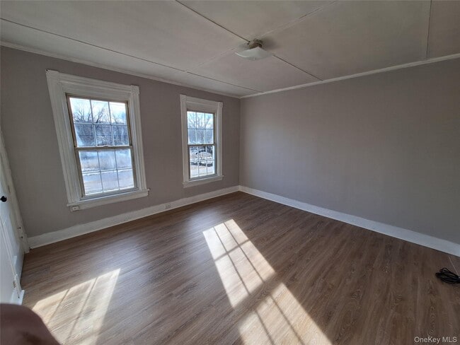 Primary Photo - 69 Greenkill Ave
