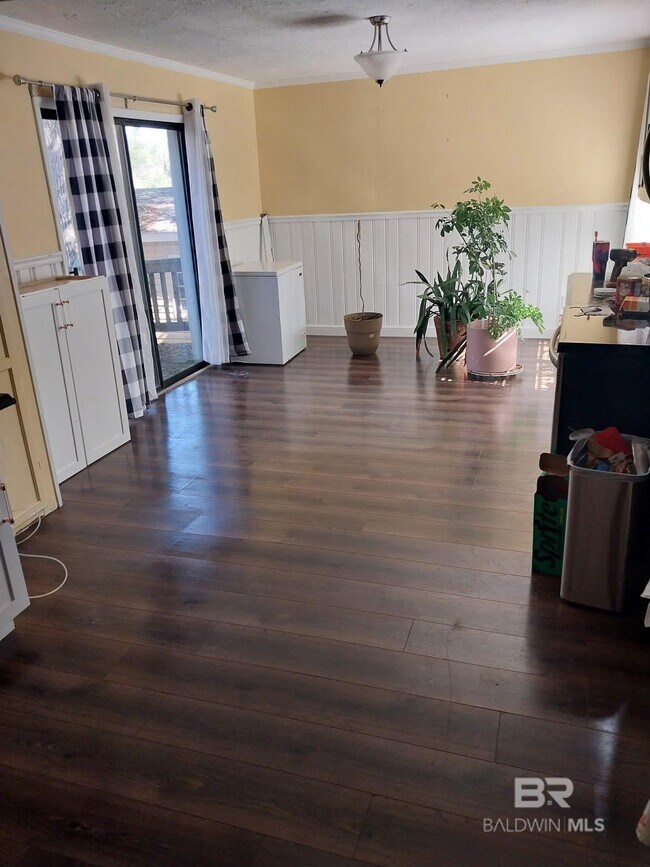 Building Photo - 52 Ratcliffe St