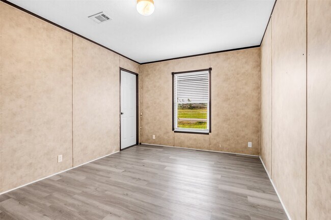 Building Photo - 15158 Schank Rd