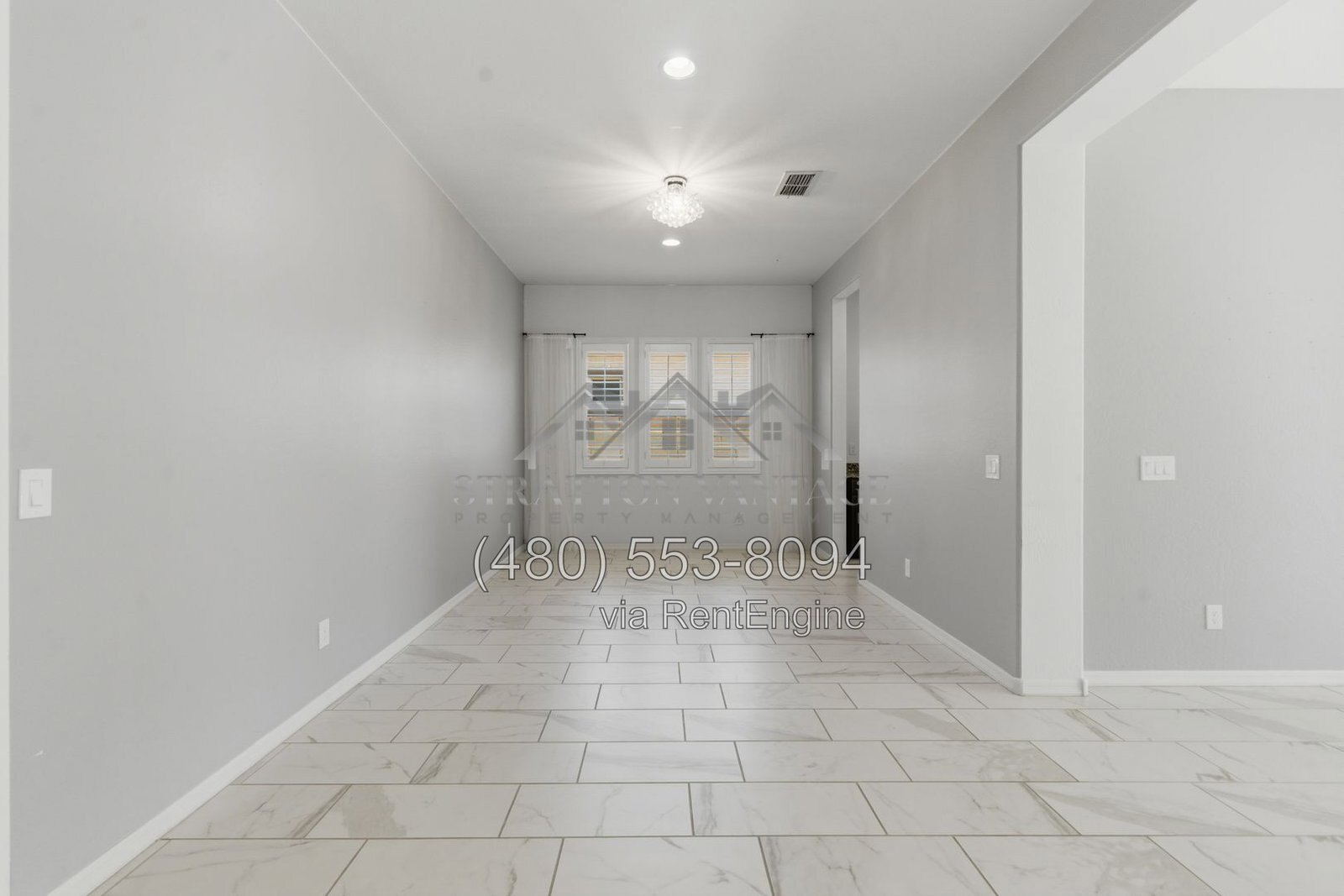Building Photo - 1083 E Holland Park Dr