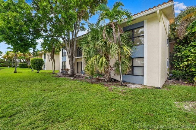 Building Photo - 1543 Lake Crystal Dr