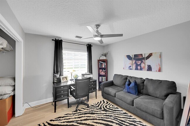 Building Photo - 8606 Arrowhead Dr