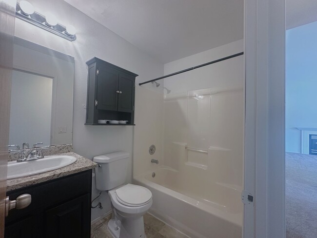 Building Photo - Beautiful 4-Bedroom 3-Bath Home in Marysvi...