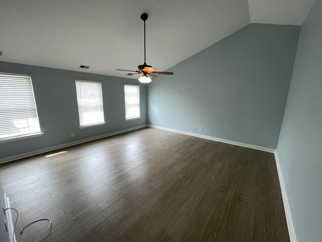 Building Photo - Remarkable East Jefferson Home For Rent