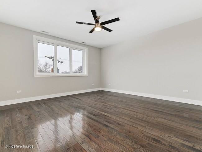 Building Photo - 6109 N Elston Ave