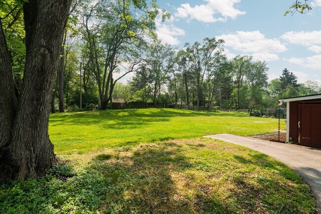 Building Photo - 3673 Pheasant Dr