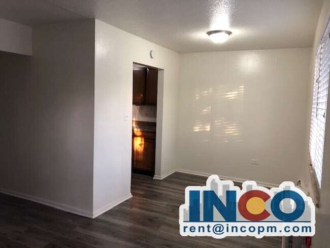 Building Photo - Comfortable 2 bed 1 bath Condo Near Sloans...