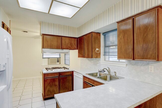 Building Photo - 7739 Kensico Rd