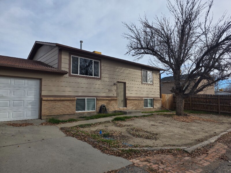 Building Photo - 2844 Lexington Ln