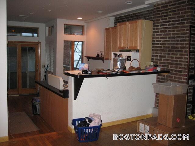 Building Photo - 49 Temple Pl