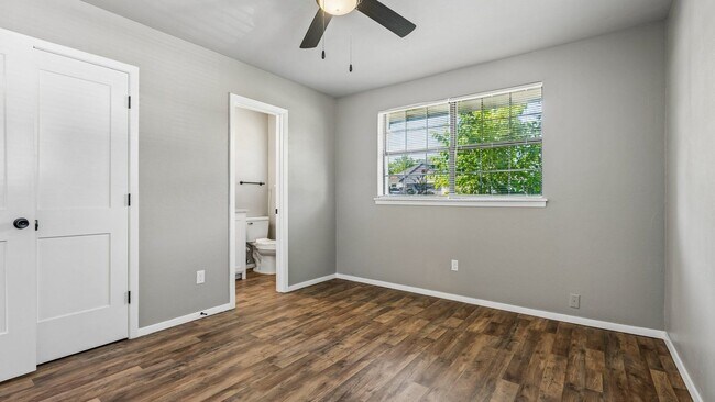 Building Photo - Charming 3 Bedroom Home +BONUS Room with Spacious Backyard