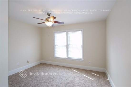 Building Photo - 137 Starwood Ln