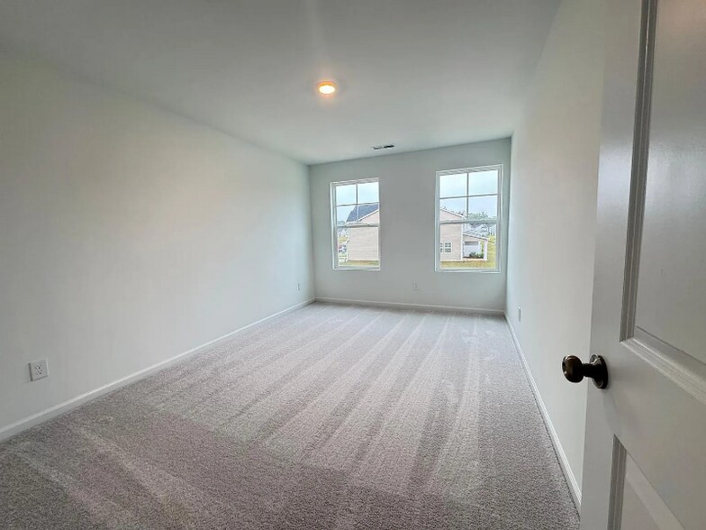 Building Photo - 296 Thompson Overlook Wy