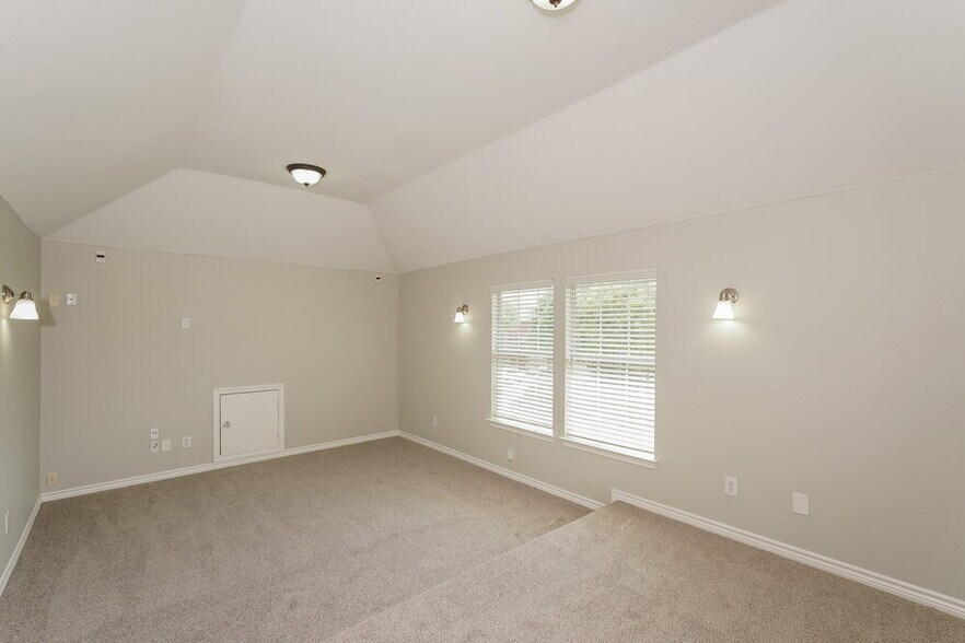 Building Photo - 1114 Fleming Ct