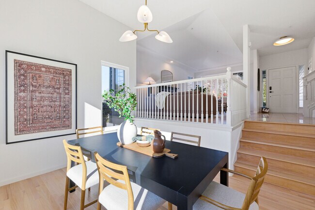 Building Photo - 15 Aaron Dr