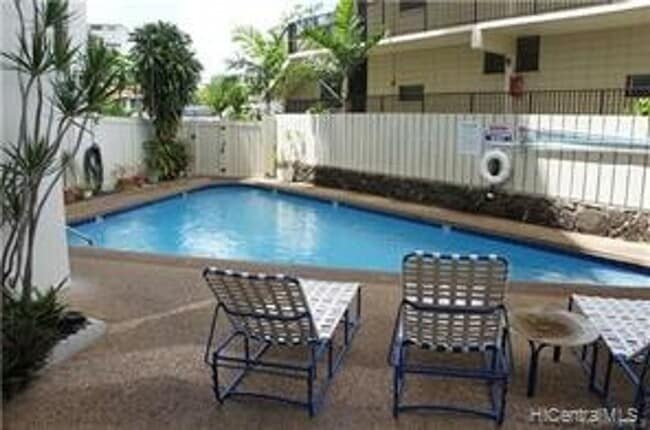 Building Photo - 2 Bdrm/1 Bath in Makiki - The Consulate