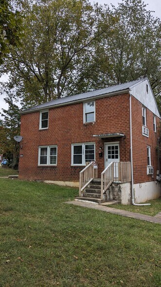 Front exterior - 1208 Preston St