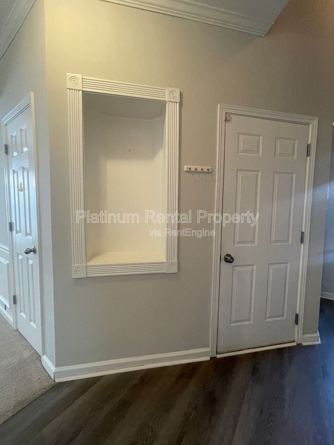 Building Photo - 5545 Weddington Dr