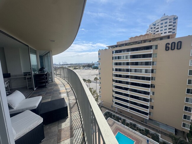 Building Photo - High-Rise Long Beach Condo with Ocean Views, Huge Balcony and Parking
