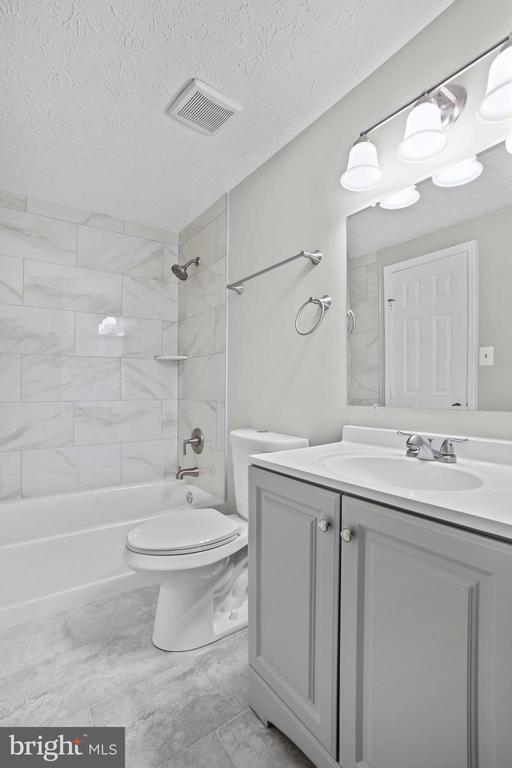 Building Photo - 10506 Lime Tree Way