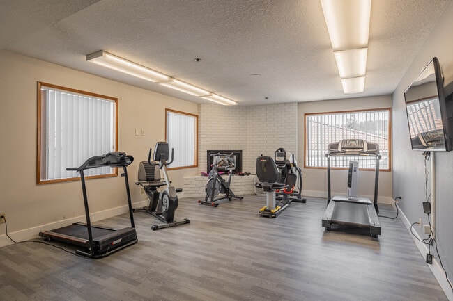 Fitness Center - King City Senior Village