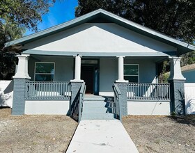 Building Photo - Saint John St