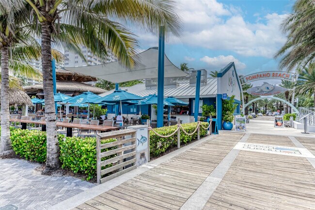 Building Photo - 2708 NE 14th Street Causeway