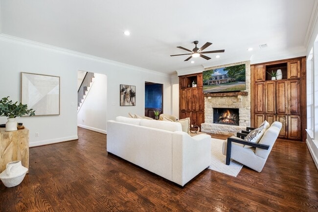 Building Photo - 5 Meadowbrook Cir