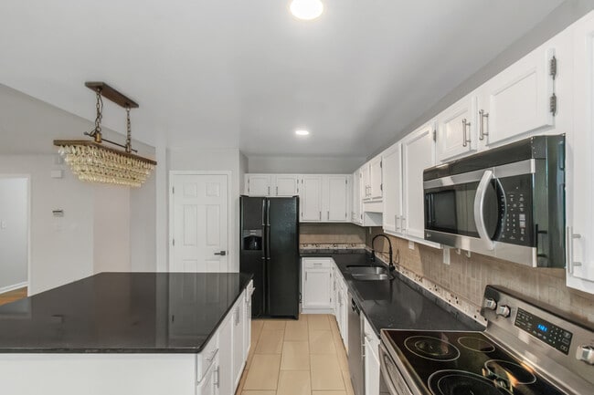 Building Photo - 508 Garden Ct