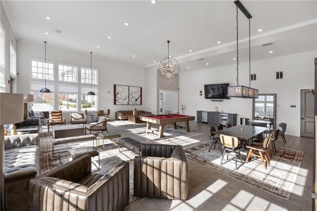 Building Photo - 6529 Beacon Dr