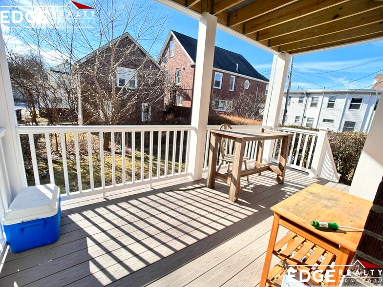 Building Photo - 192 Washington St