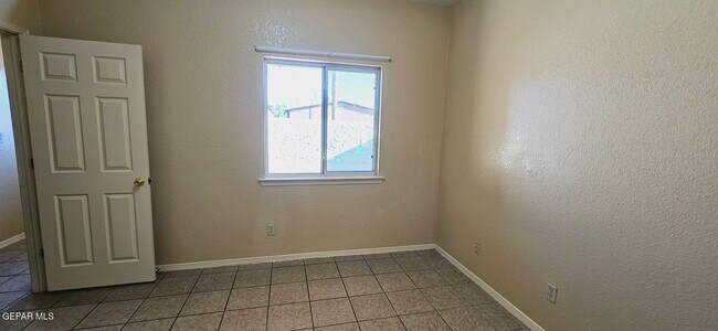 Building Photo - 3901 Van Buren Ave