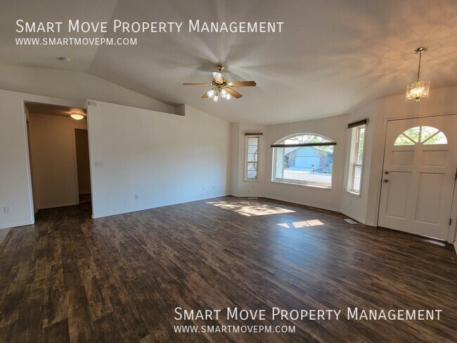 Building Photo - 2557 N Laughridge Ave