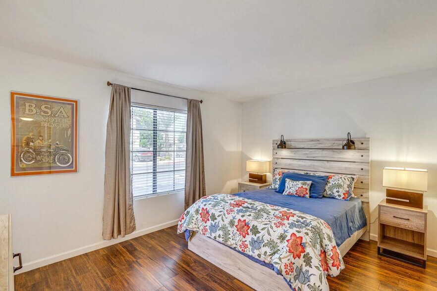 Building Photo - 11011 N 92nd St