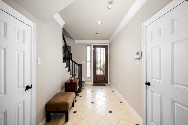 Building Photo - 5513 Livorno Way