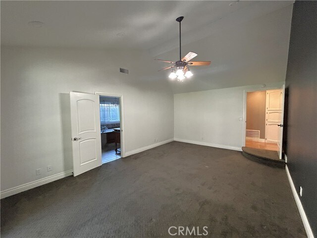 Building Photo - 941 W 23rd St