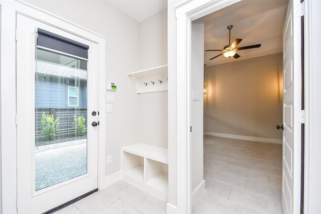 Building Photo - 15247 Parkland Canyon Dr