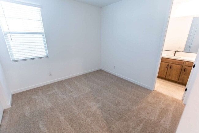 Building Photo - 23024 E Watford Dr