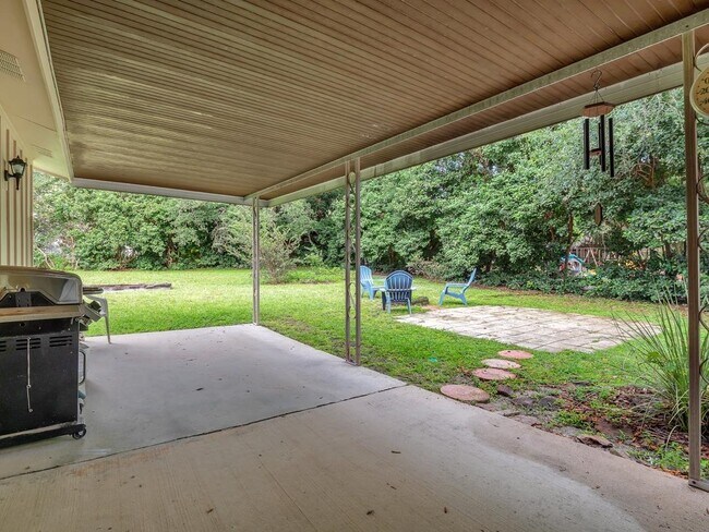 Building Photo - 4321 Snoopy Ln