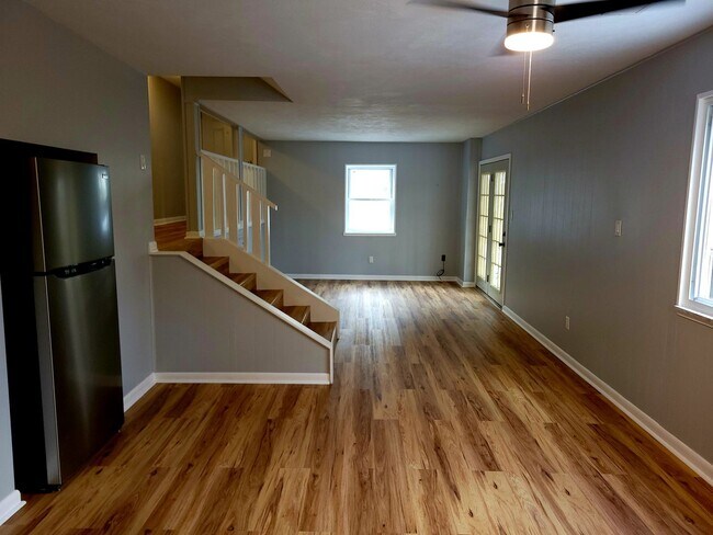 Building Photo - 357 Gilmore St