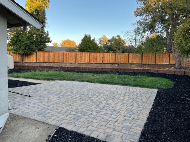 Building Photo - 4 Bed 2 Bath Single Family Home In Walnut Creek (Remodeled)