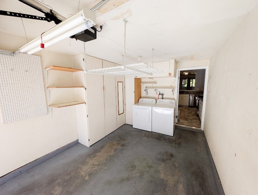 Garage Full Size Wash/Dry - 25855 McBean Pky