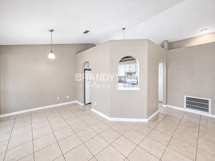 Building Photo - 7768 Rockridge Dr W