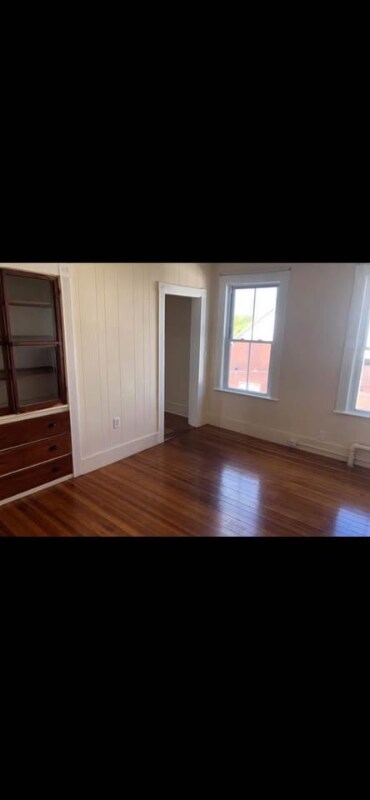 Building Photo - 148 Main St