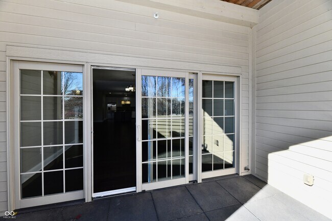 Building Photo - 8555 One W Dr