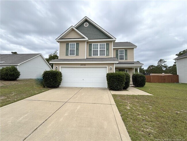 Primary Photo - 2016 Sir Michael Dr