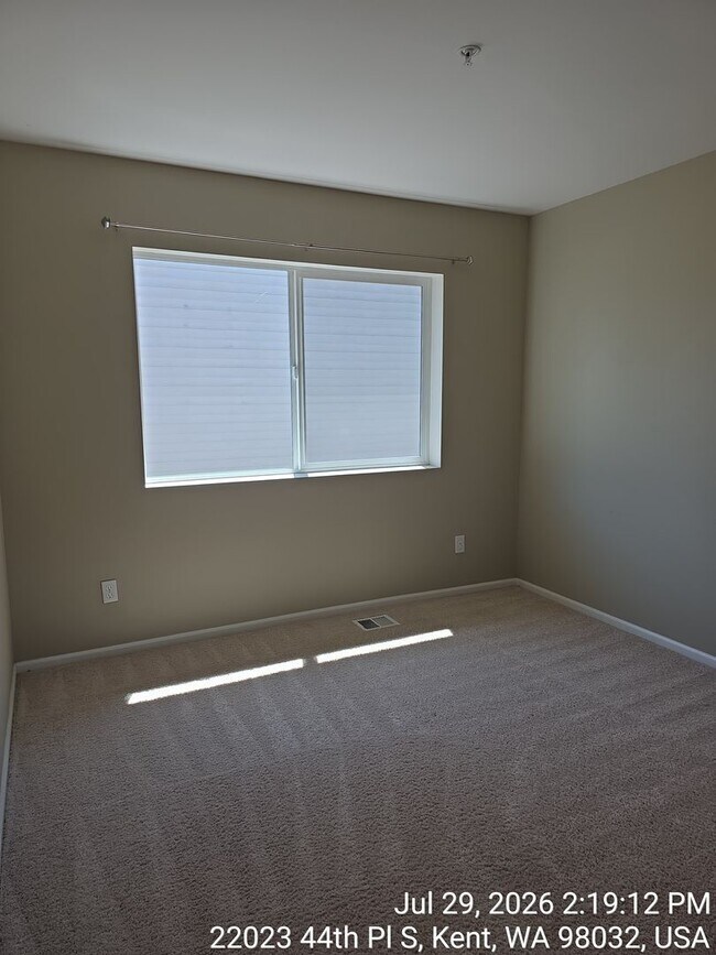 Building Photo - Kent The Parks HOA Community  3 bed, 2.5 bath rental home. Available NOW!