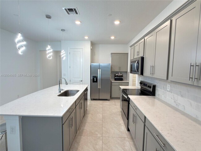 Building Photo - 8344 NW 7th Pl