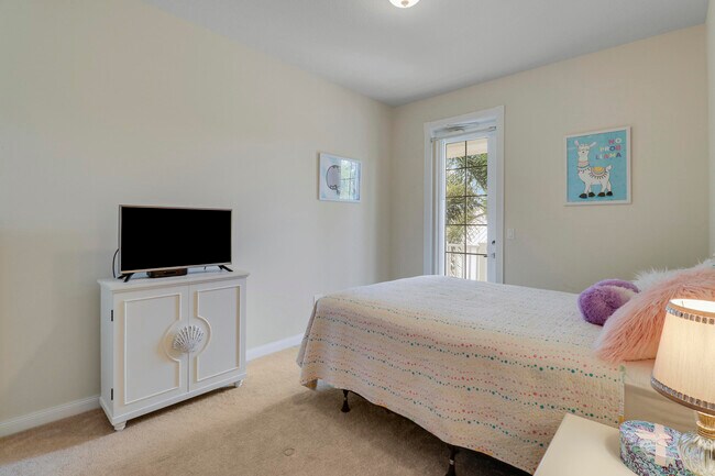 Building Photo - 1323 N Jeaga Dr